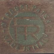 Italian valet Fratelli Reguitti in wood and brass, 1950/600