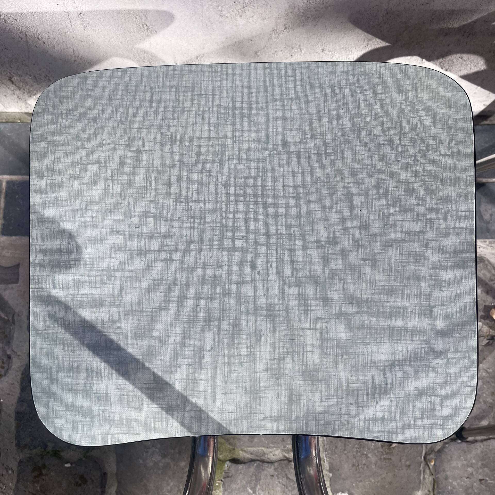 4 chaises en formica