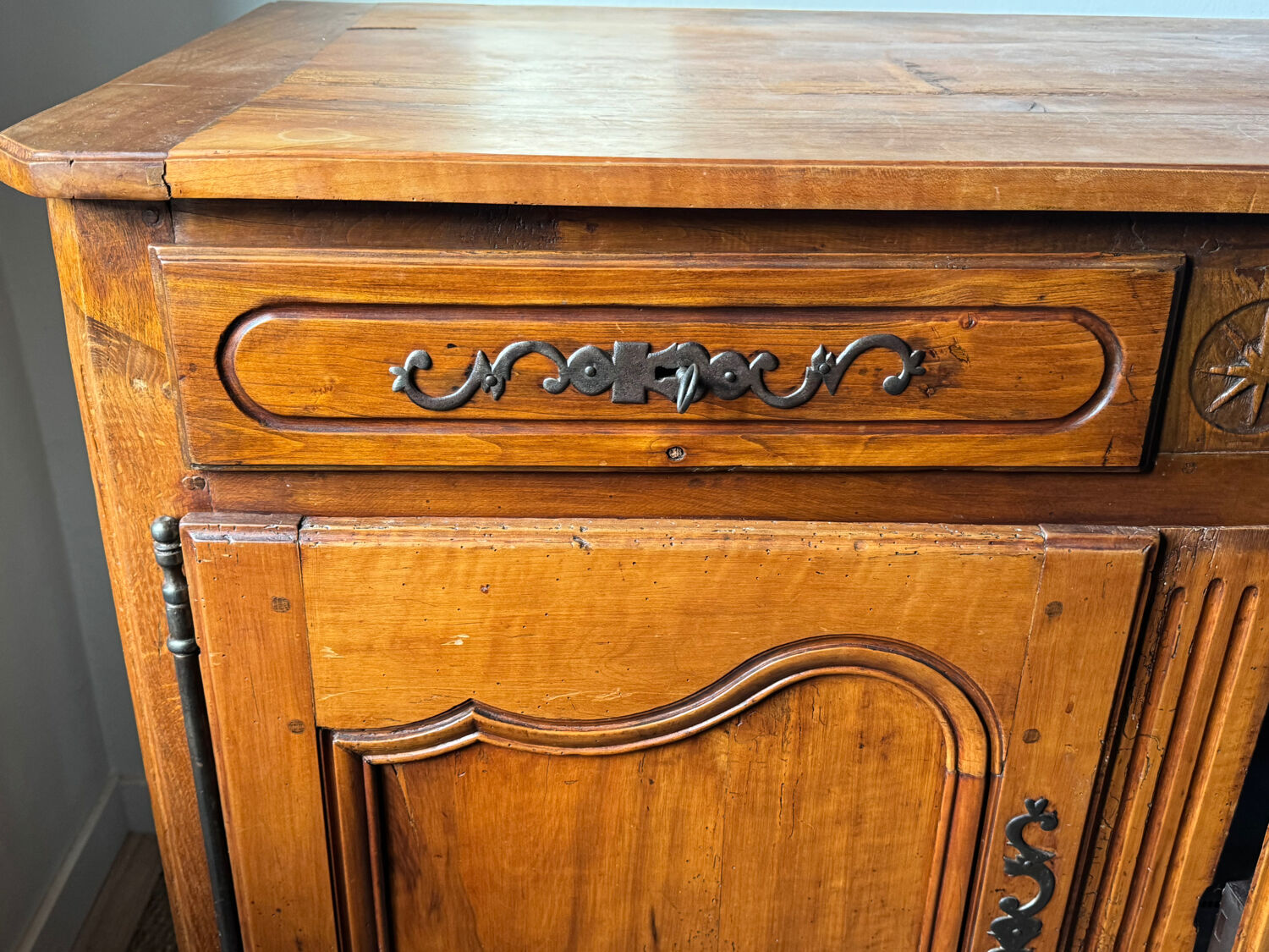 Small Burgundy buffet 19th century