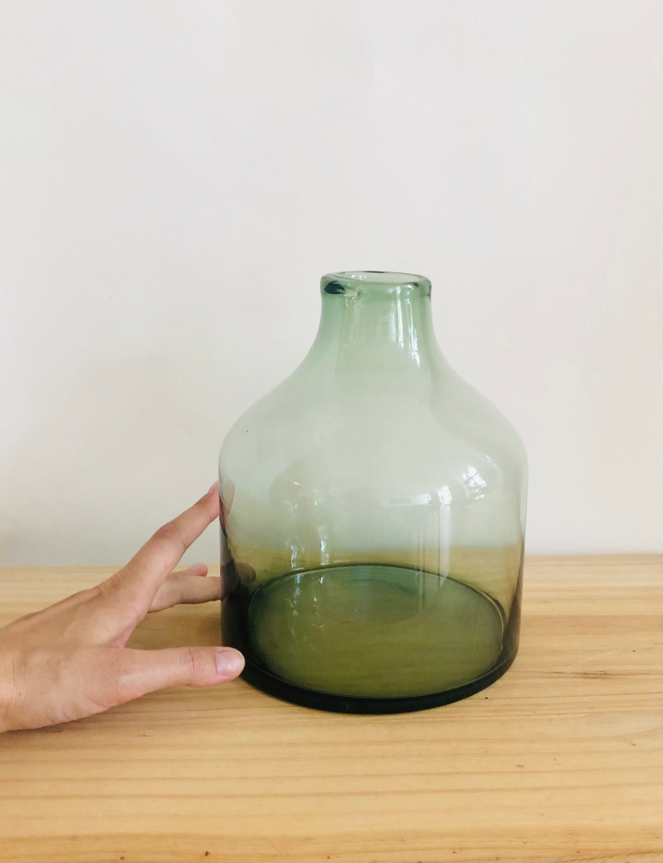 Glass vase style lady jeanne