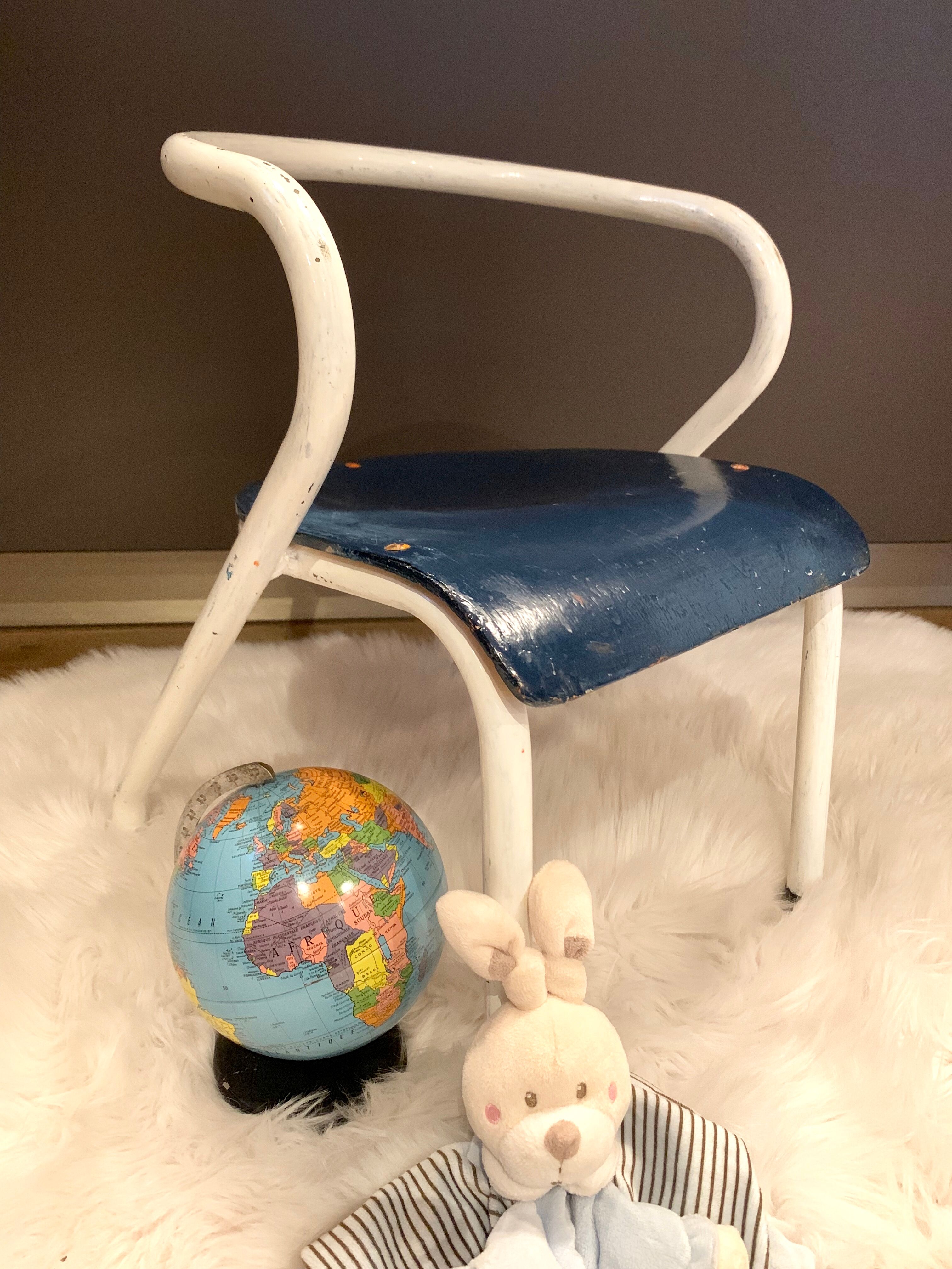 Jacques Hitier child schoolboy chair