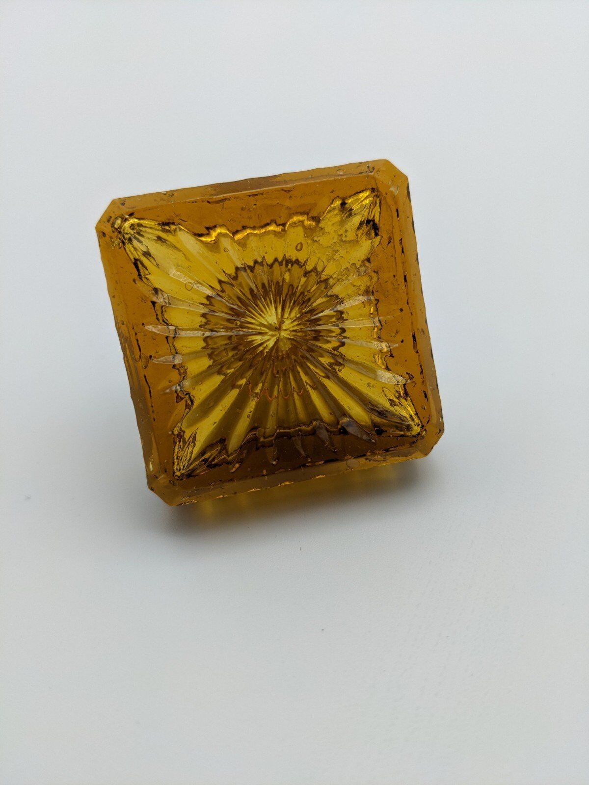 small square carafe, smoked brown