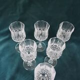 Crystal wine glasses of Arques