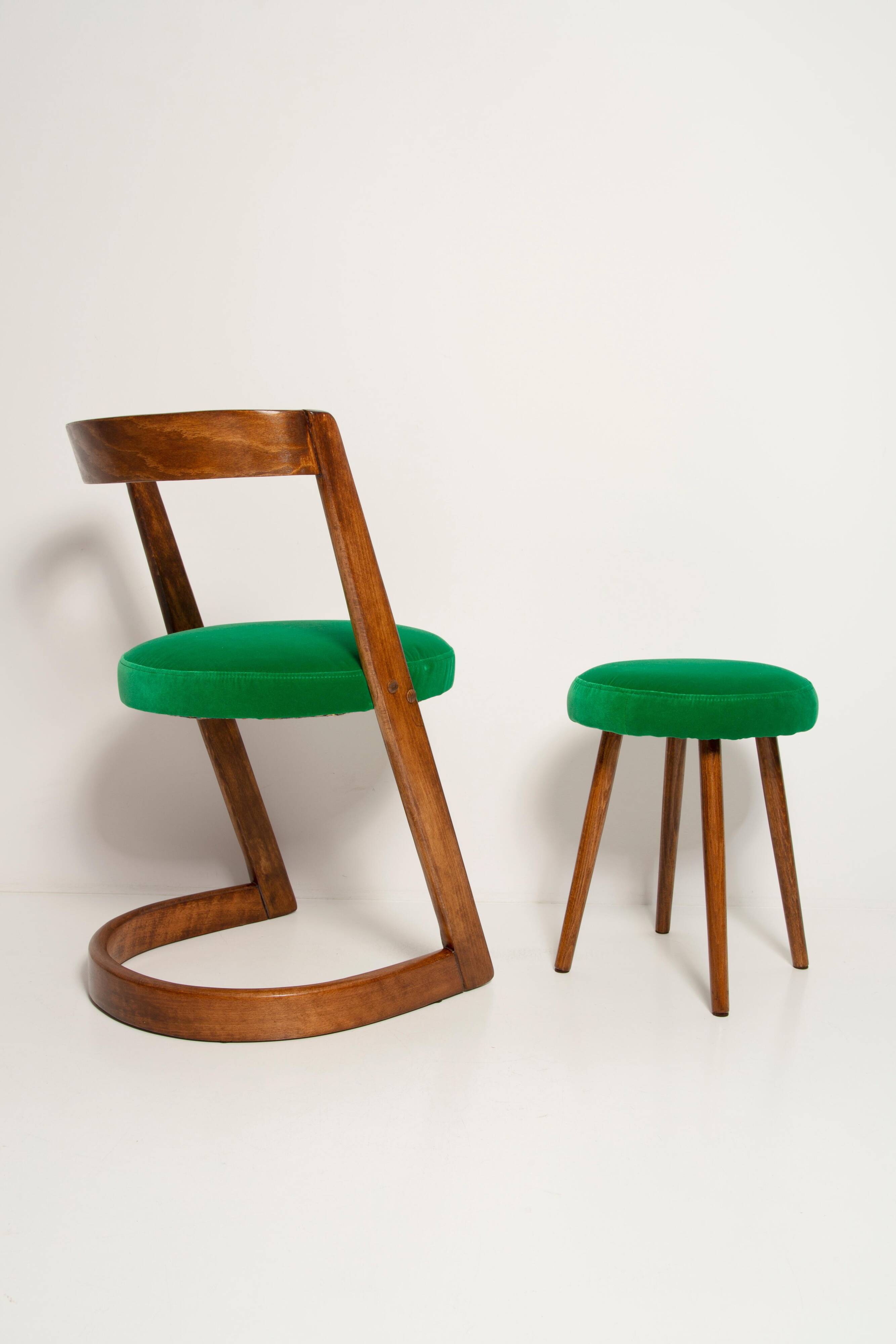 Chaise et tabouret Halfa en velours vert milieu du siècle, Baumann, France, années 1970