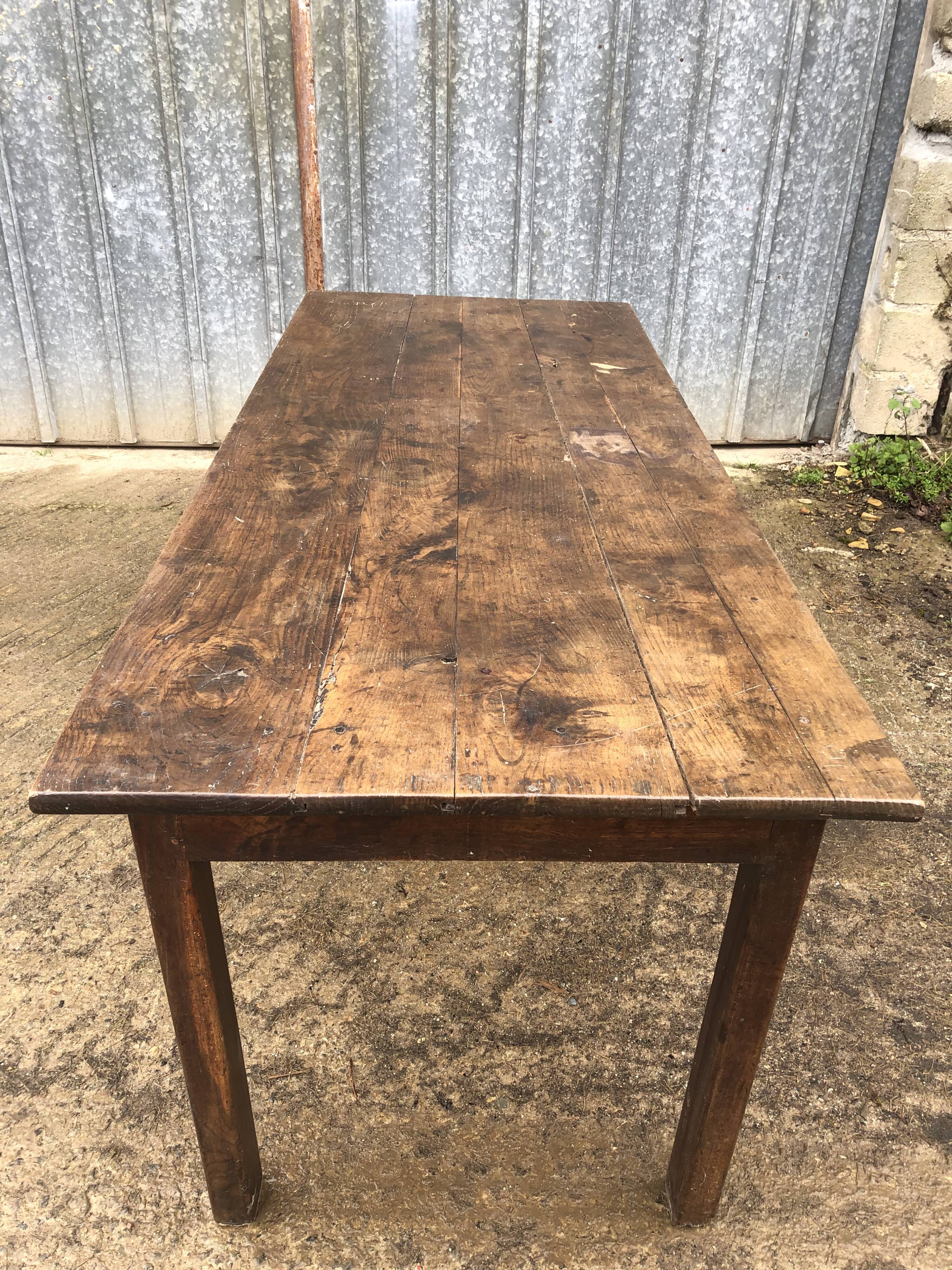 Rustic antique farmhouse table in solid oak with 1 drawer.