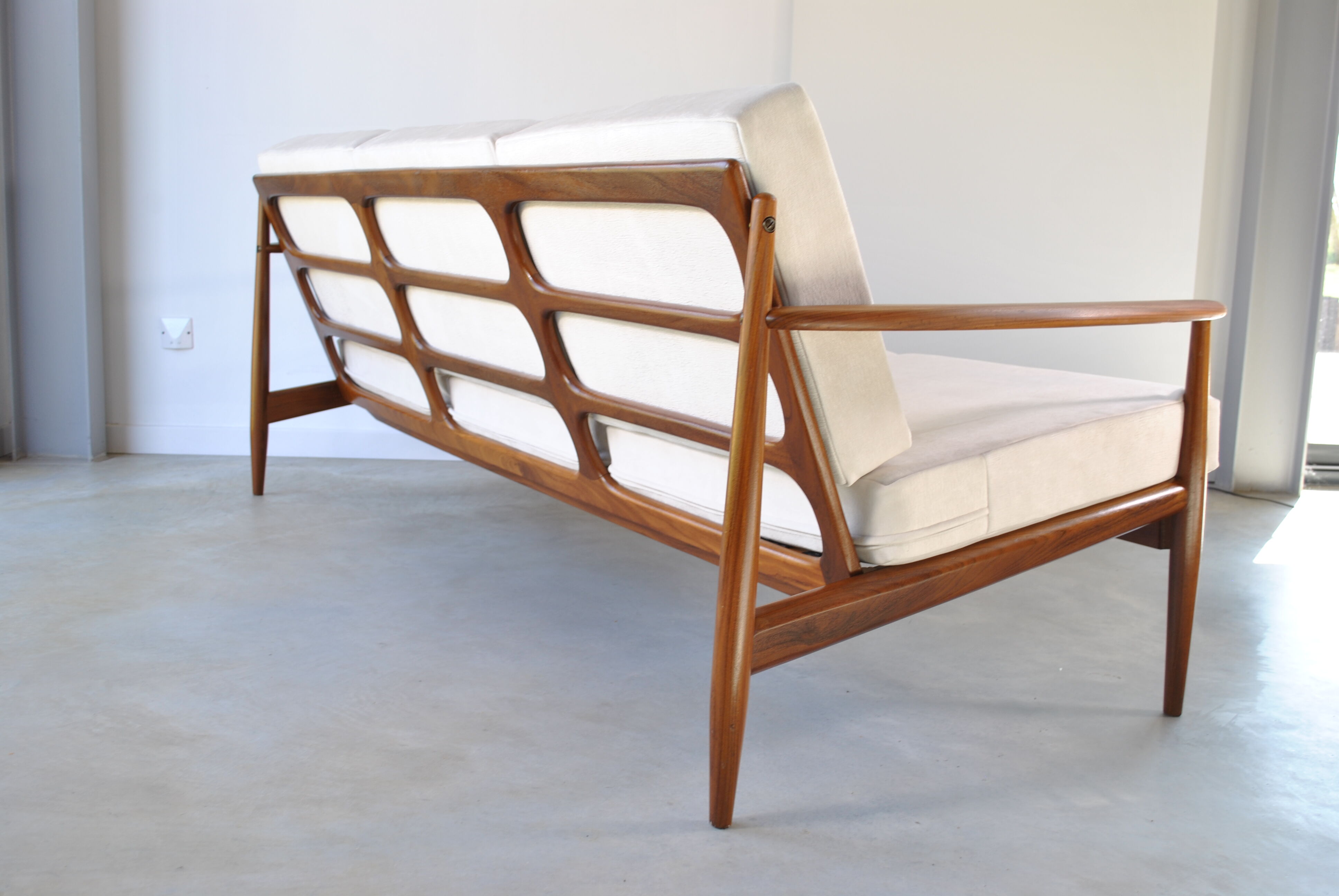 Danish scandinavian sofa distributed to Roche Bobois 1960