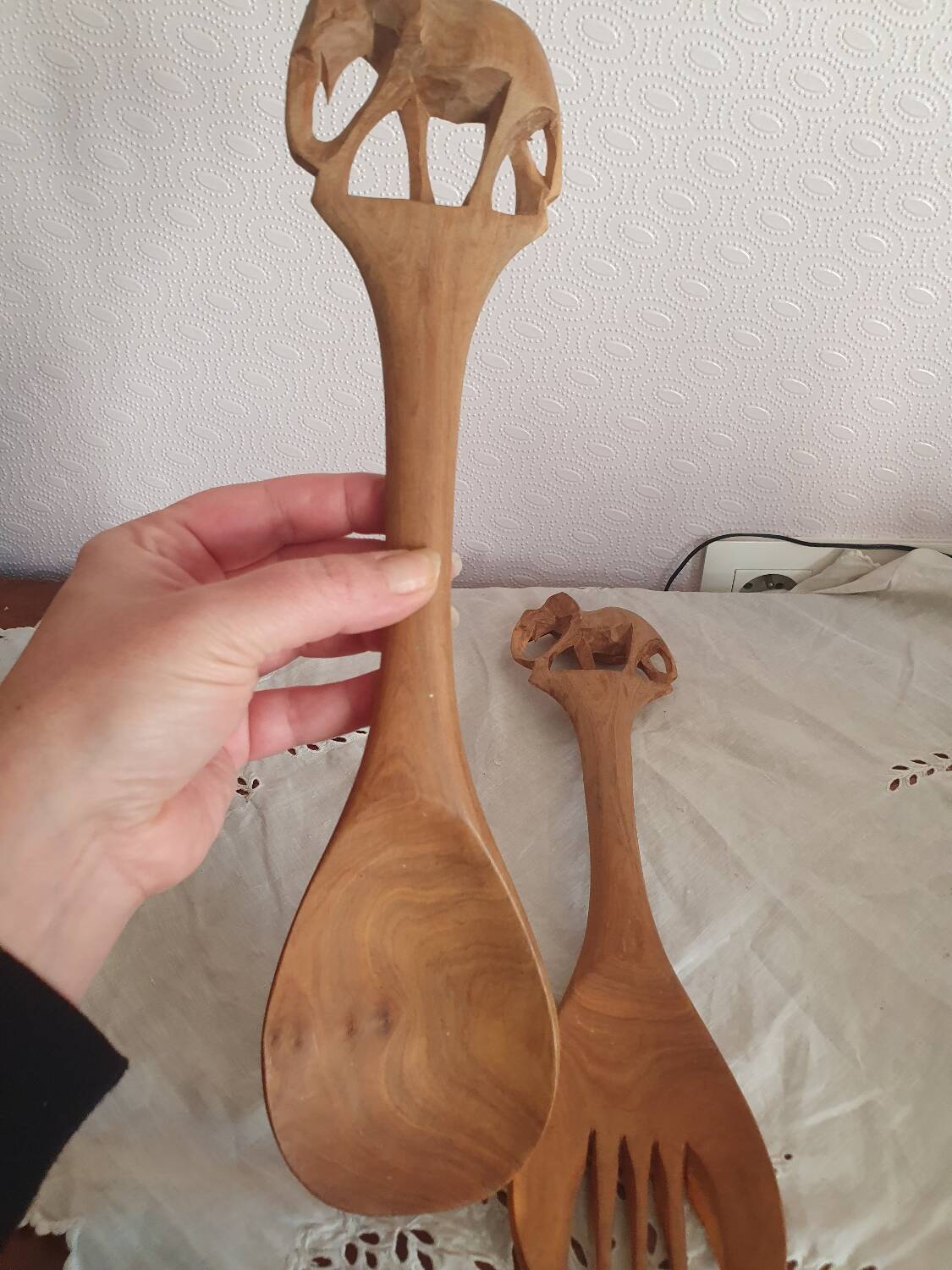 Couverts de service n bois sculpté art populaire vintage