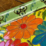 Plat fleuri en céramique