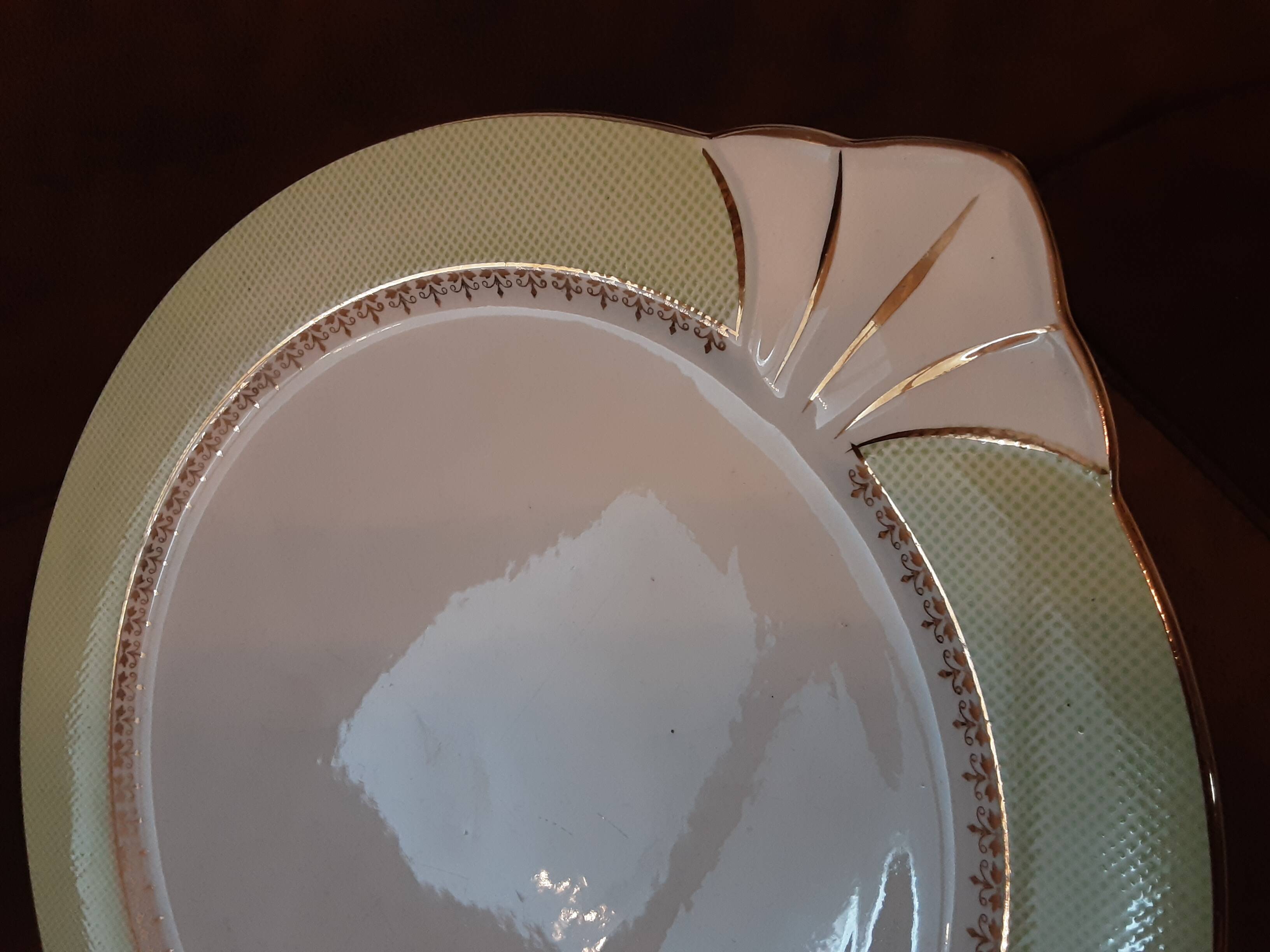 SA opaque porcelain round dish
