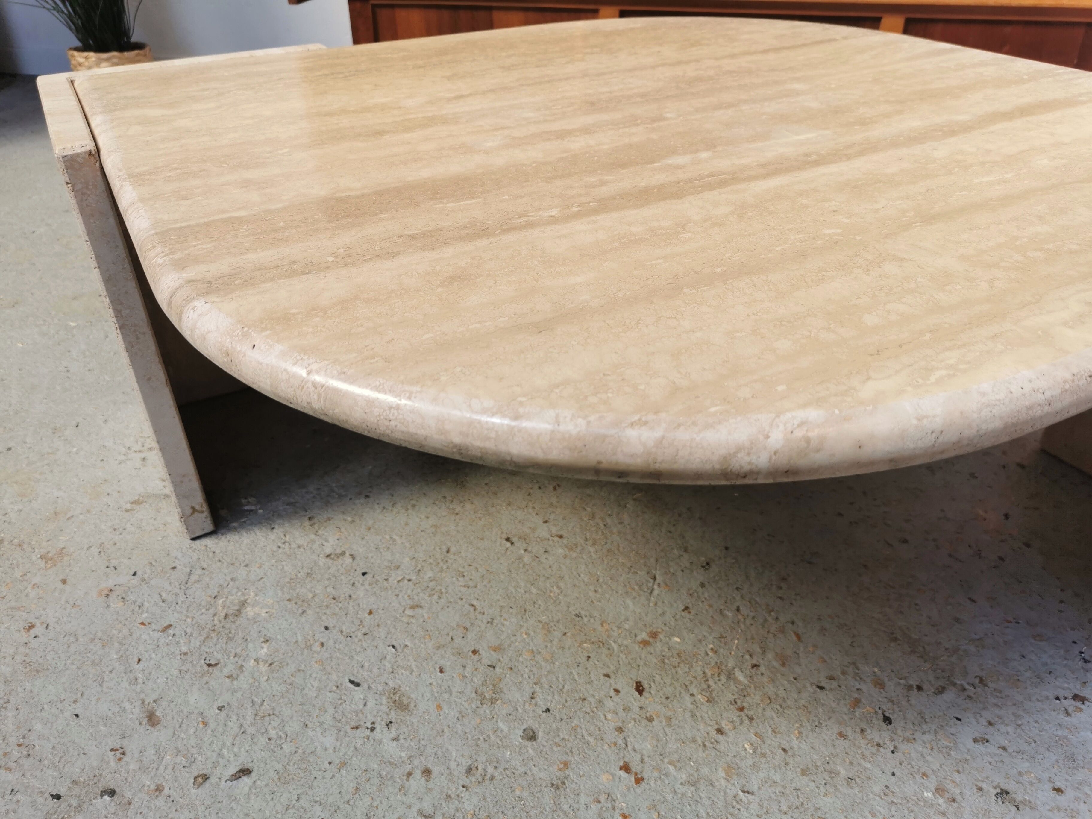 Coffee table in travertine Roche Bobois