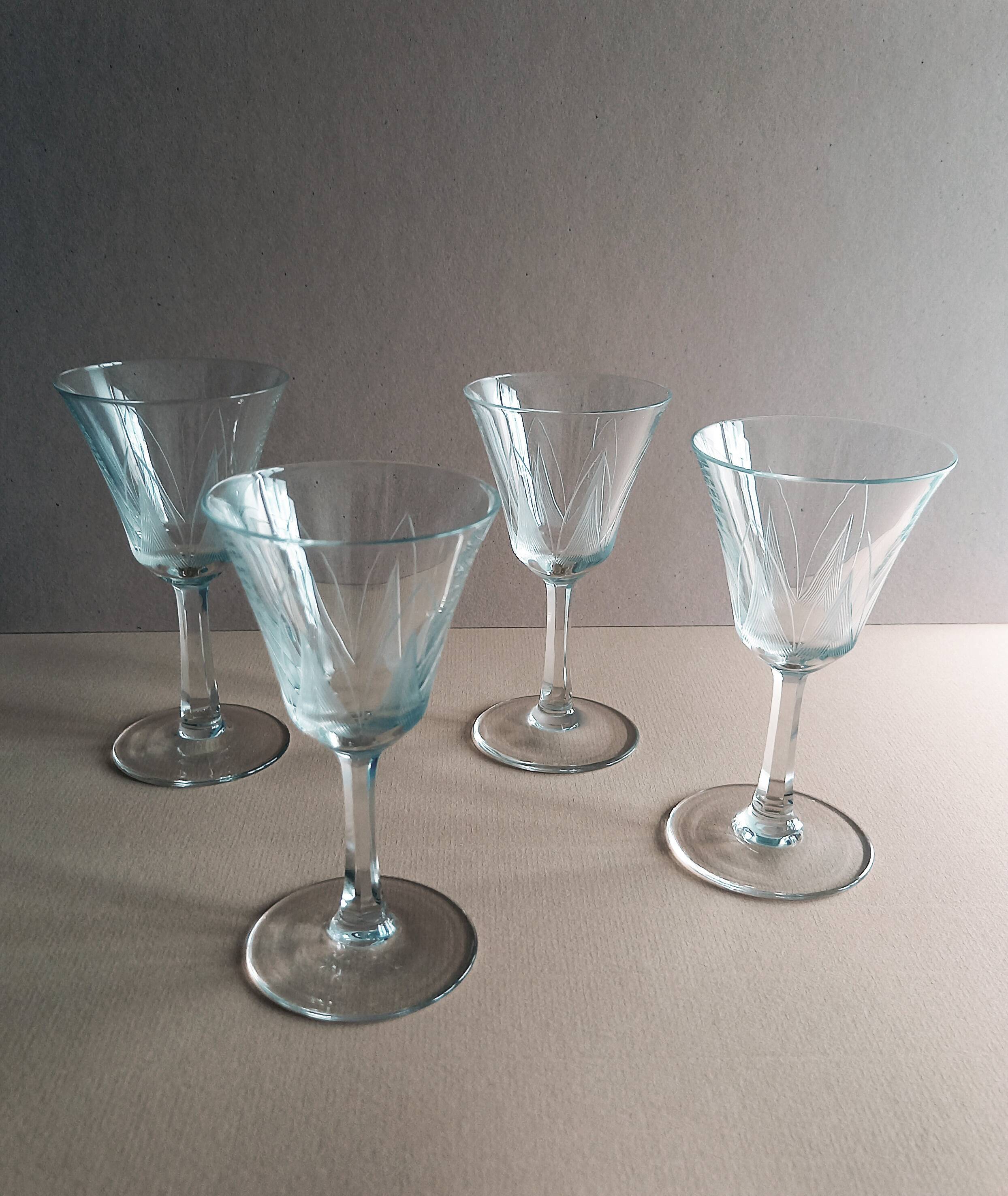 4 Antique Digestif Glasses on Foot Art Deco Pattern Cut Glass 1950s