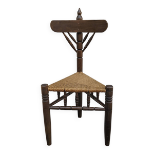 Chaise d'angle tripode