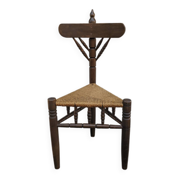 19th-century tripod corner chair, turned wood, Dutch rush.