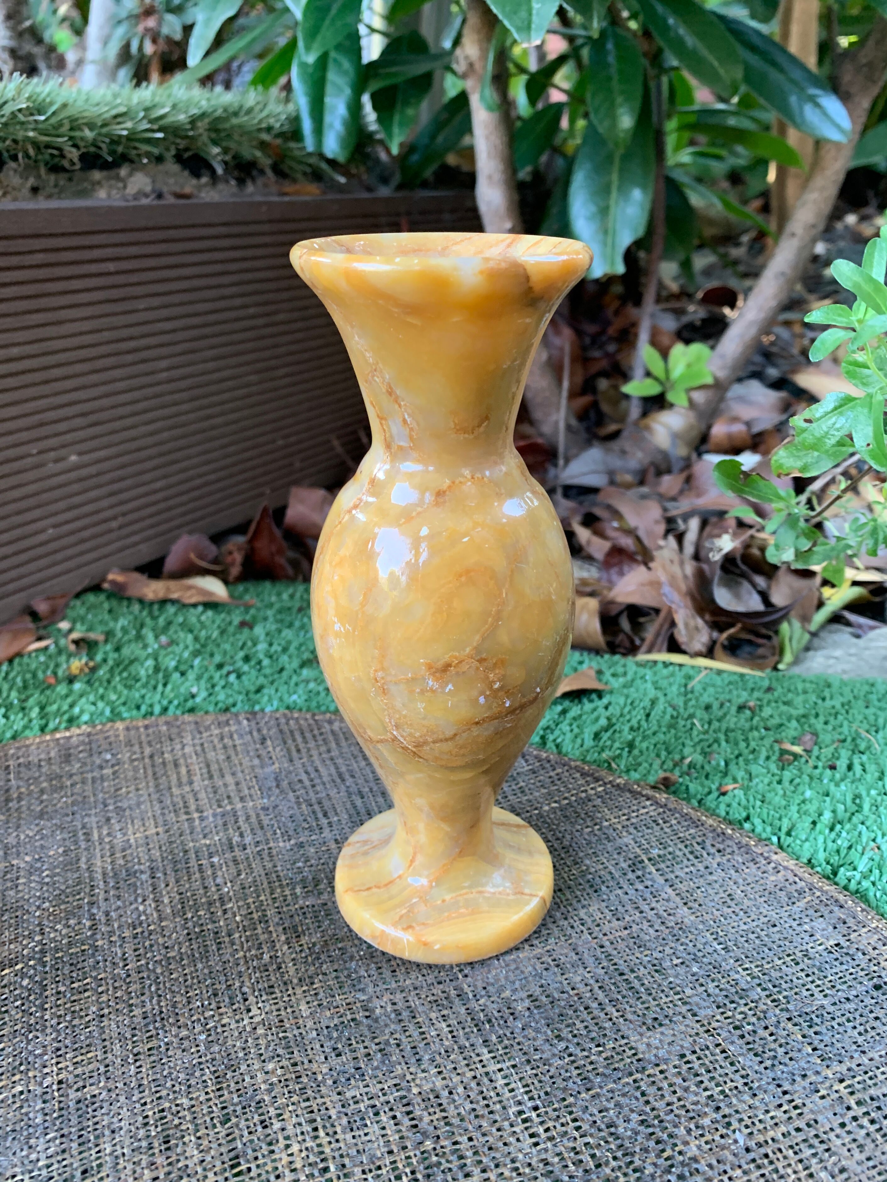 Vase soliflore vintage en marbre blanc