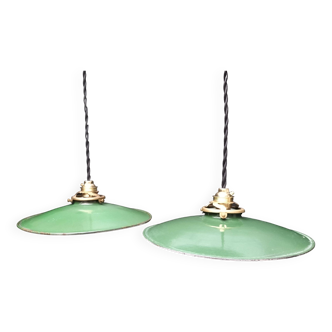 2 enameled sheet metal pendant lights