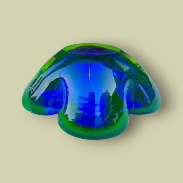 Cendrier ou vide-poche en verre sommerso bleu et vert, Murano, années 60