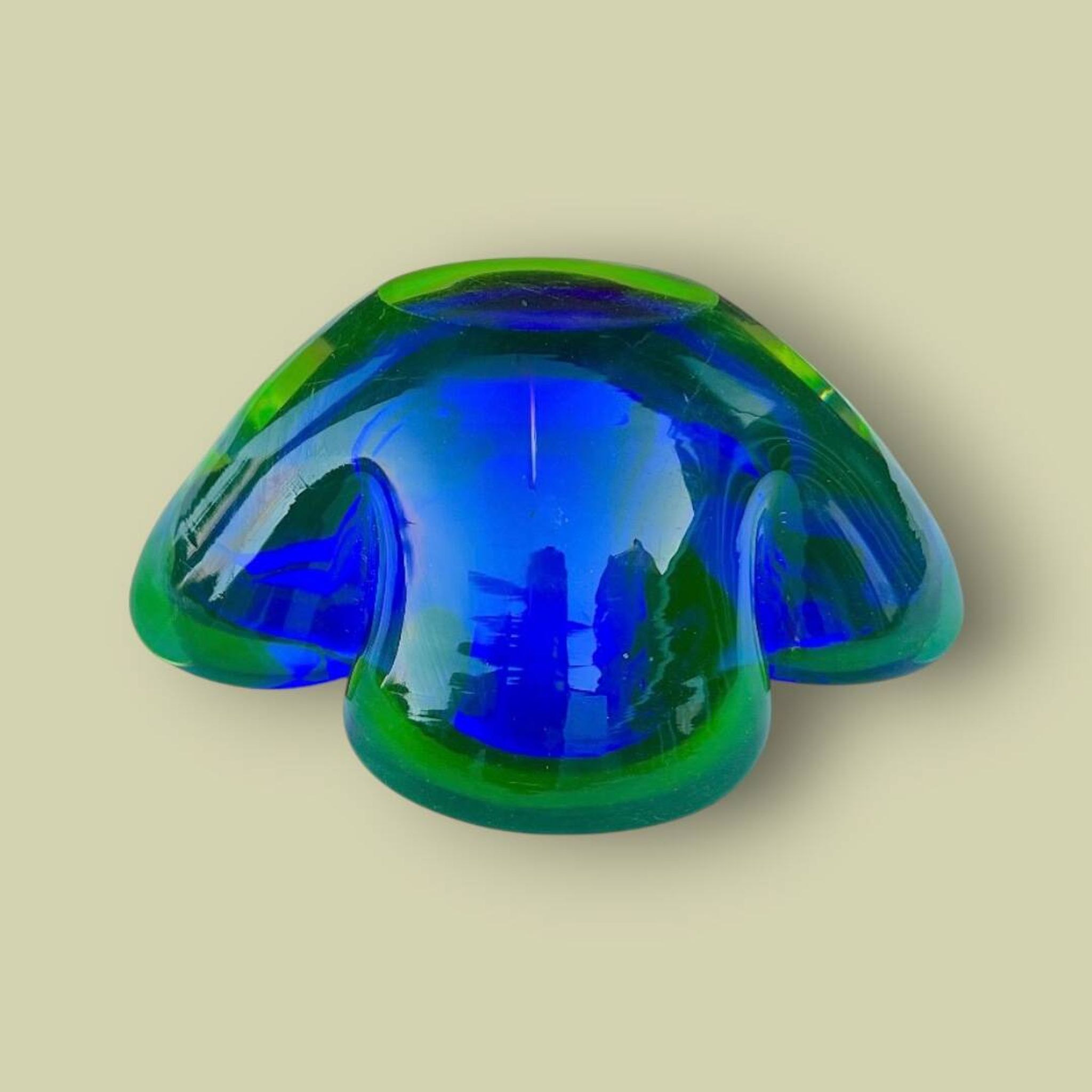 Ashtray or glass pocket tray in blue and green sommerso, Murano, 1960s