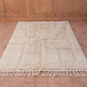 Handmade traditional Berber rug in natural wool, size 1.5/2.5 m.