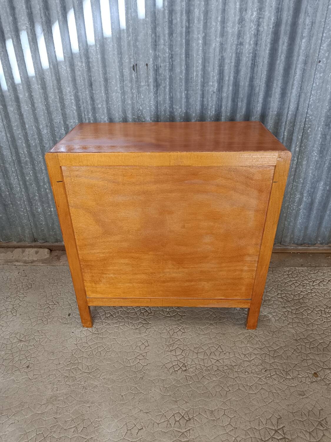 Commode en bois vintage