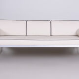 Canapé Mucke Melder en cuir blanc fabriqué en Tchéquie des années 1930