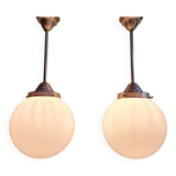 Paire de suspensions Art déco en opaline blanche, 1920-30