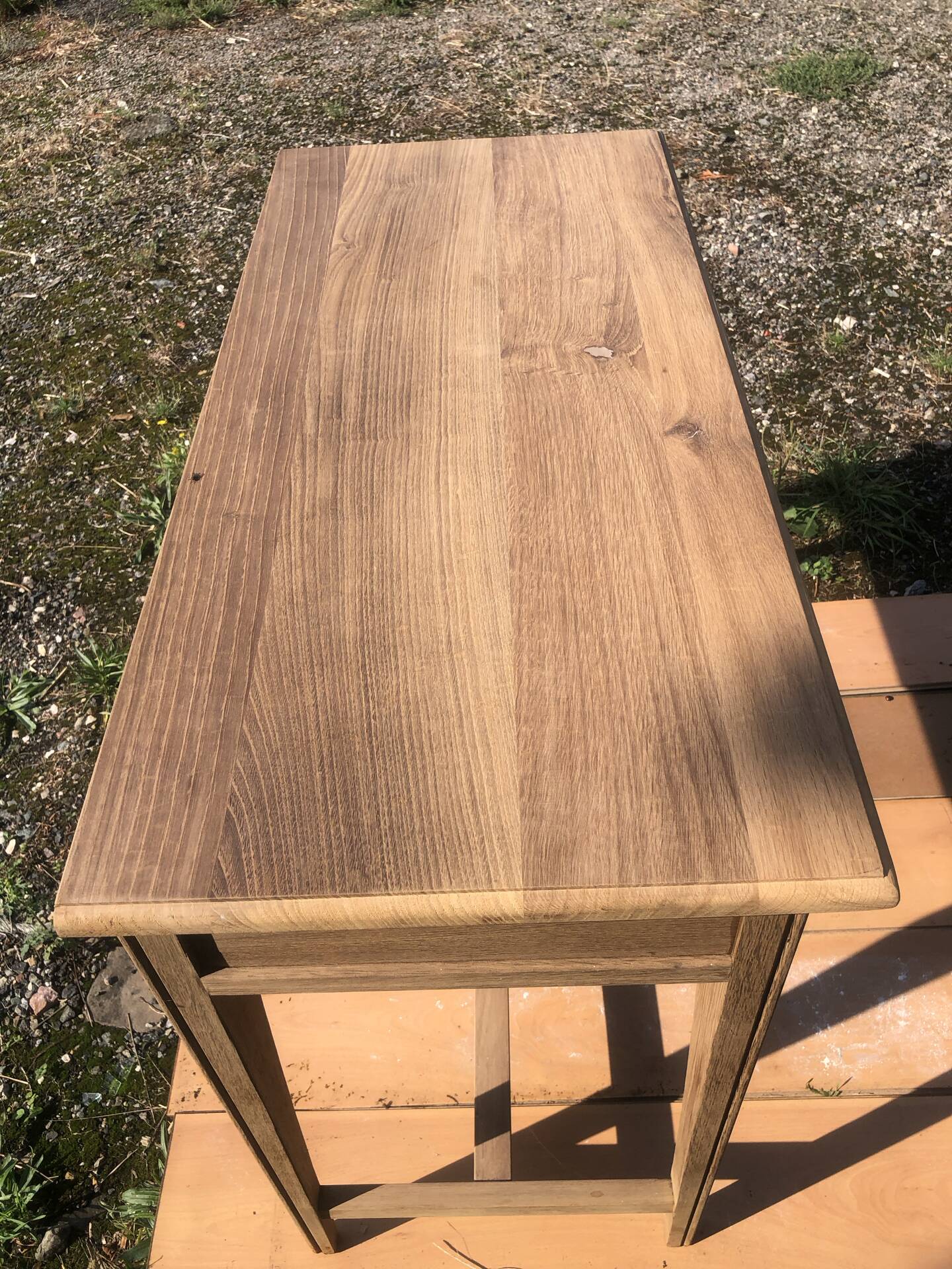 Desk table