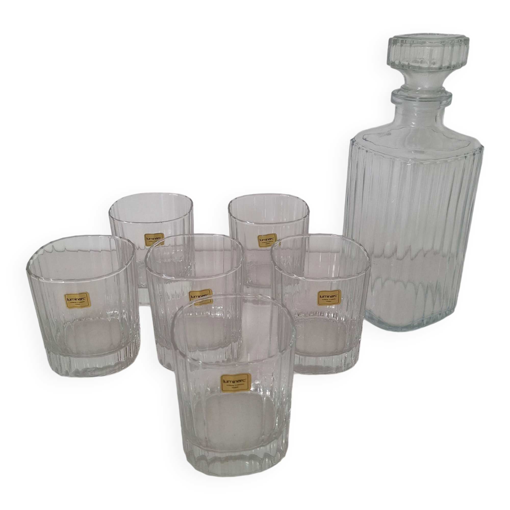 Verres à whisky et carafe striés