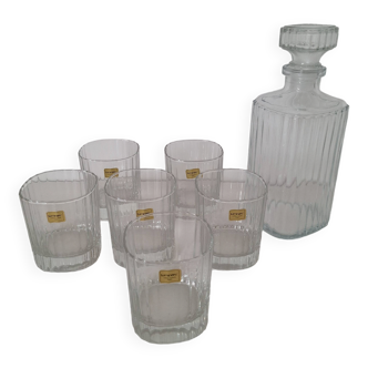 Verres à whisky et carafe striés