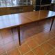 Table scandinave galbée extensible papillon en teck années 60
