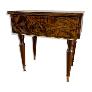 Table de chevet laquée