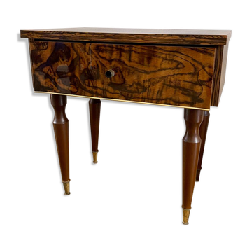 Table de chevet laquée