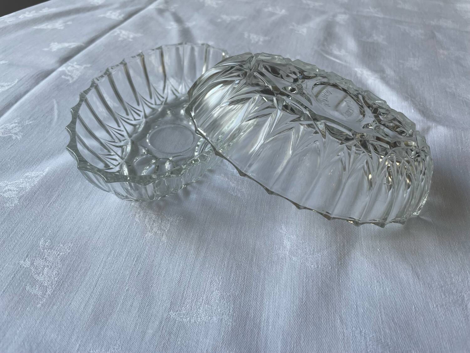 2 glass soap dish holders