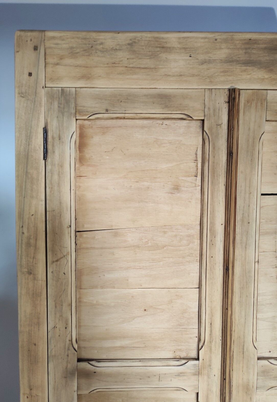 Armoire parisienne