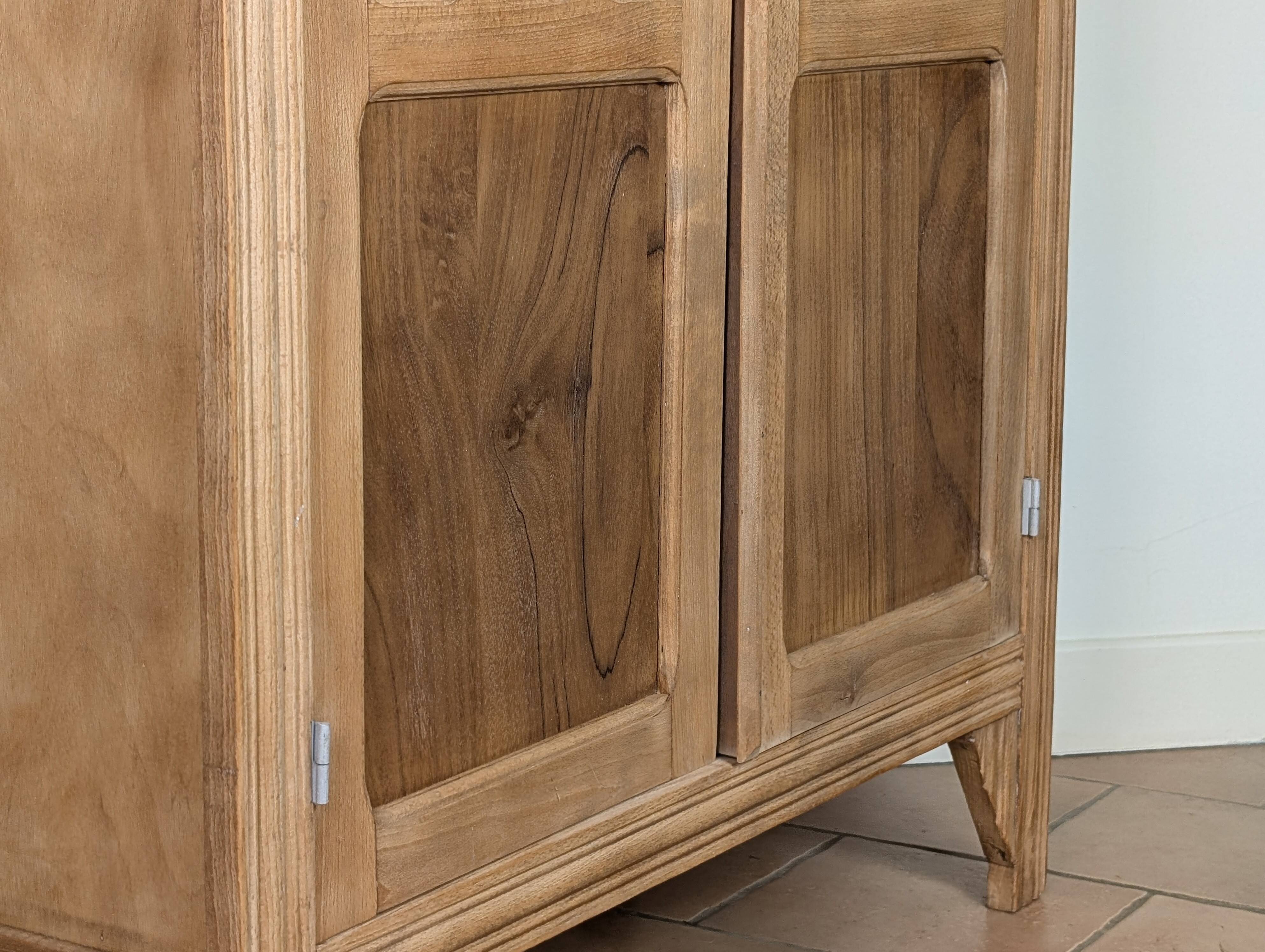 Armoire parisienne vitrée