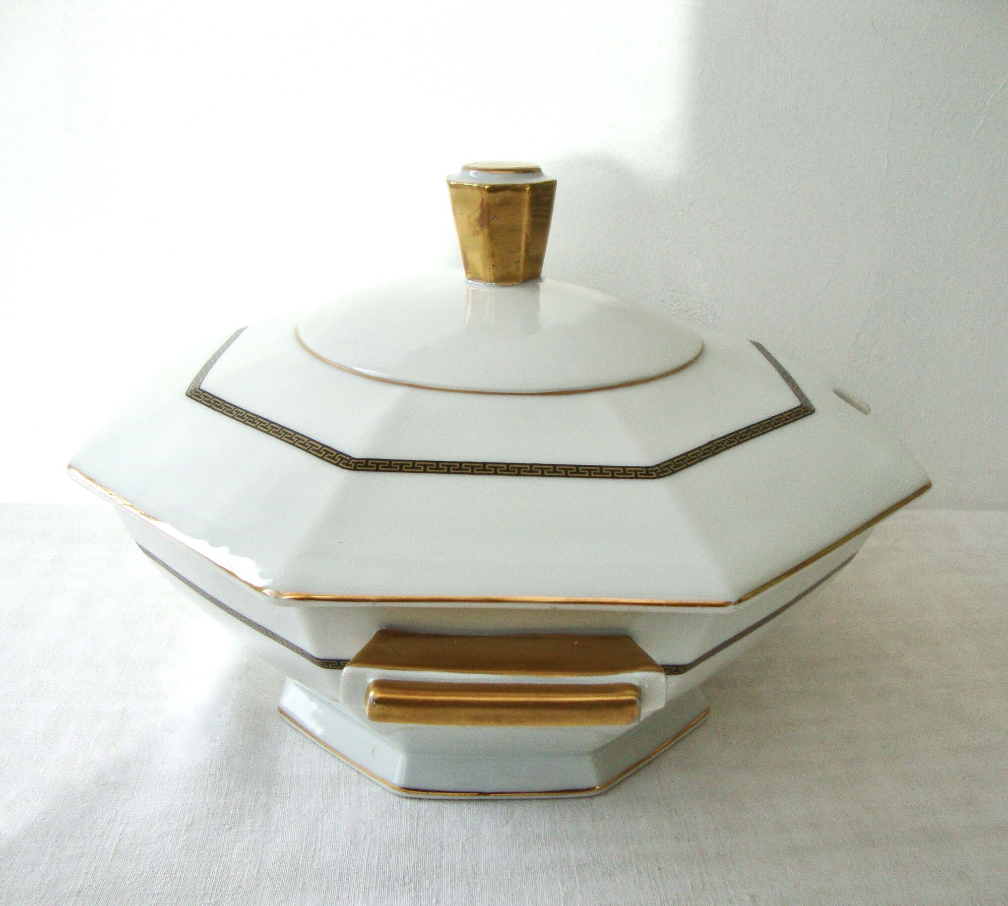 Porcelain plates for 12 people