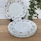 Set of 4 flat porcelain plates