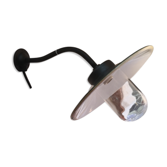 Outdoor gooseneck lamp