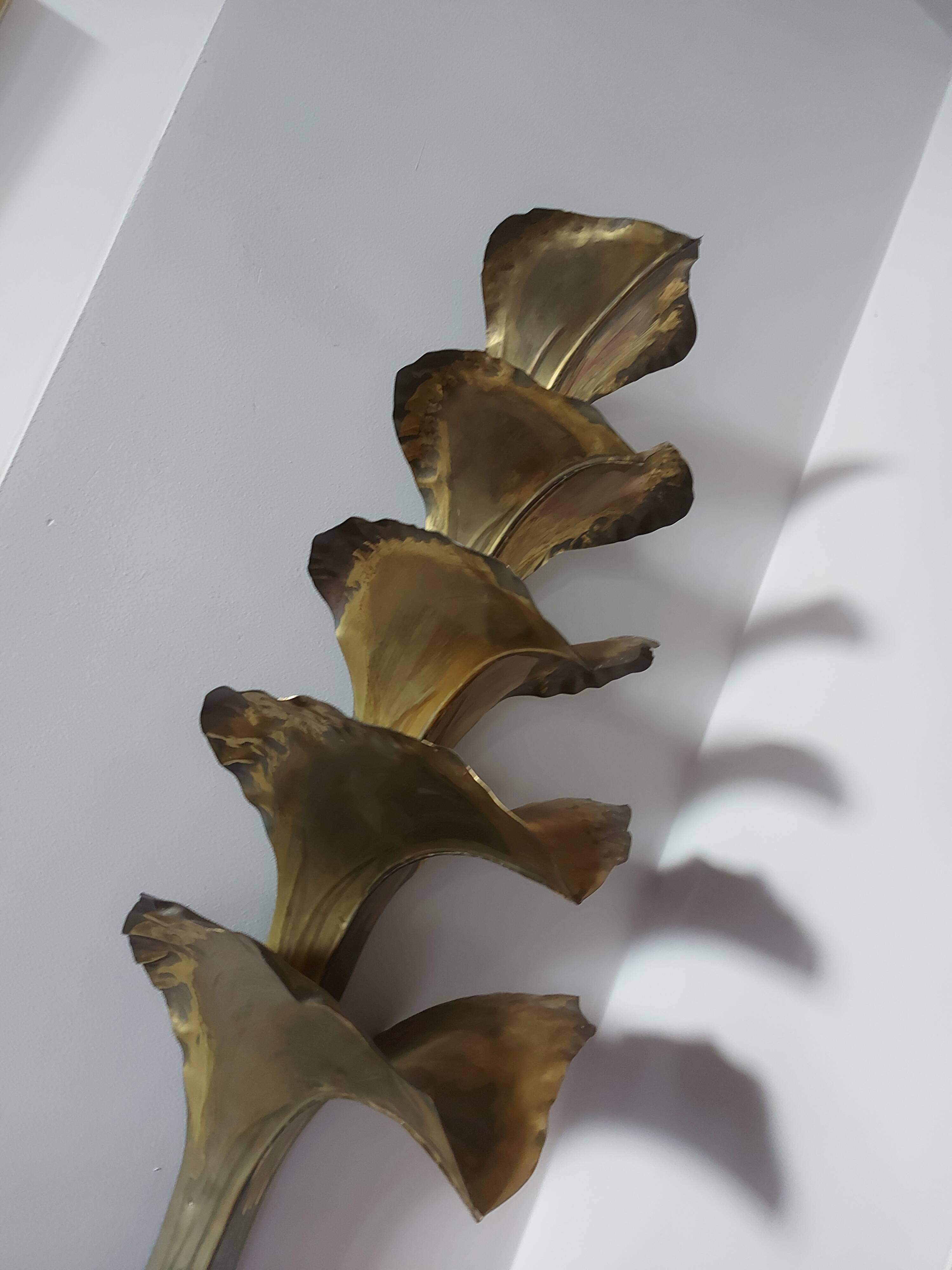 Wall lamp design in gilded metal, leaf décor