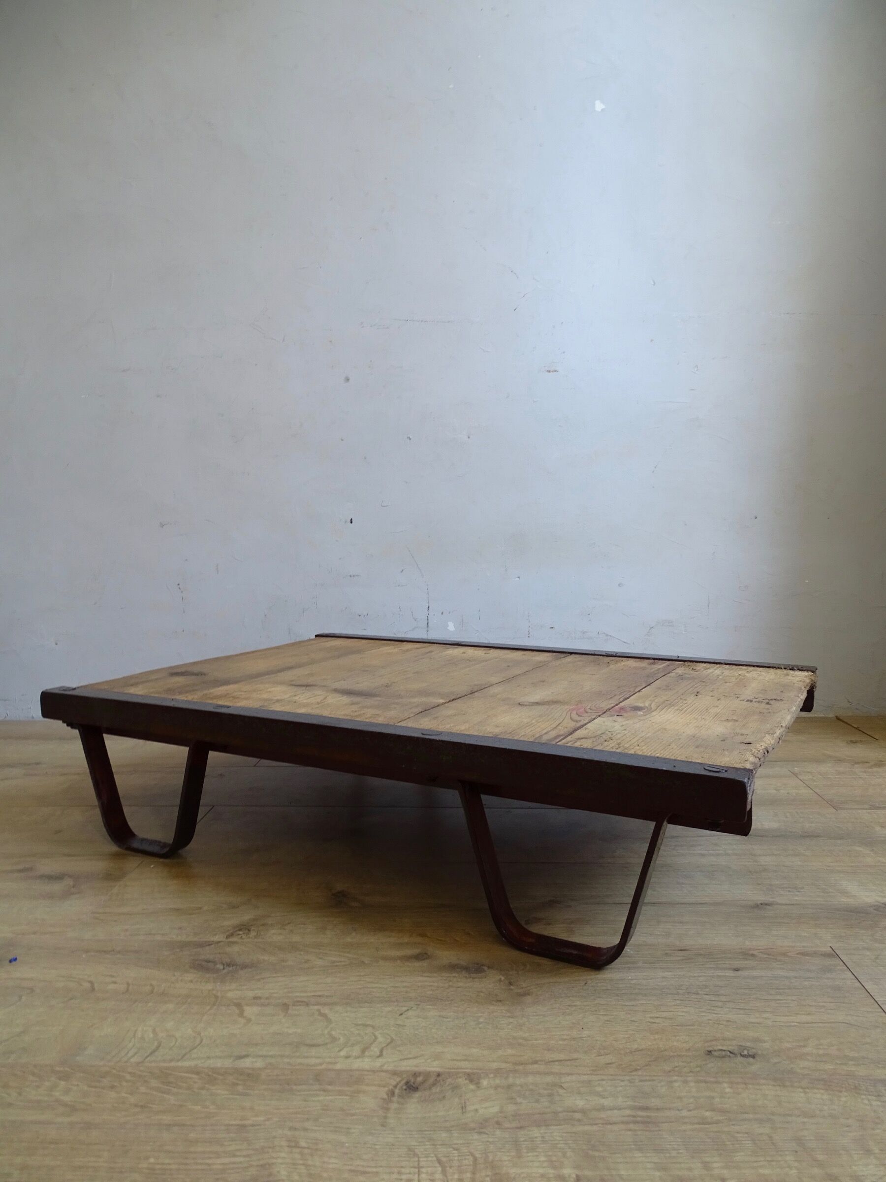 Table basse industrielle