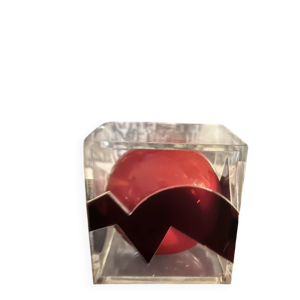 Sculpture en plexiglas - rouge
