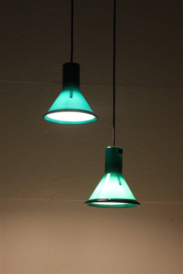 2 suspensions “Mini P&T" en verre vert Holmegaard Michael Bang, années 1970