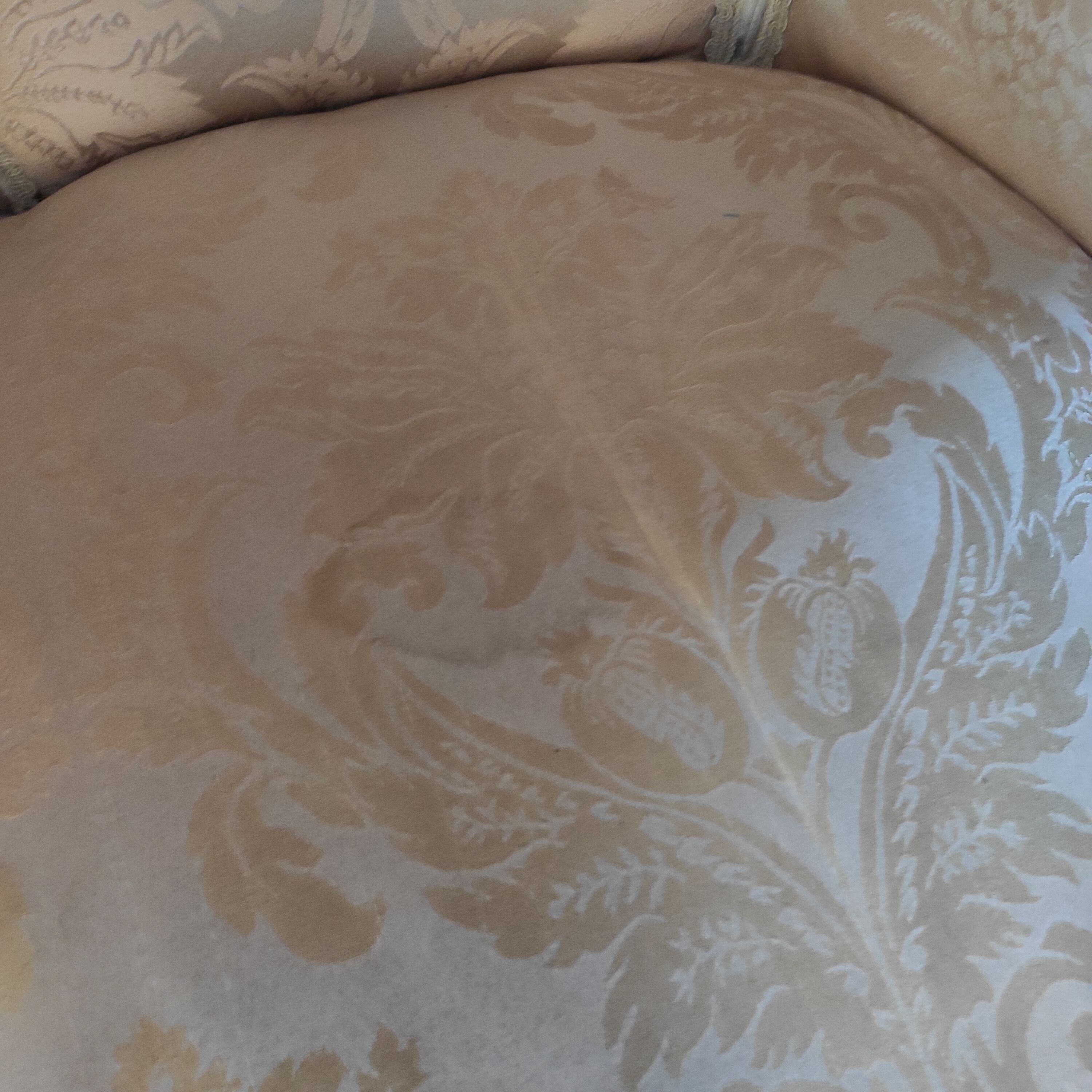 Fauteuil ancien bergère style Louis XV patiné