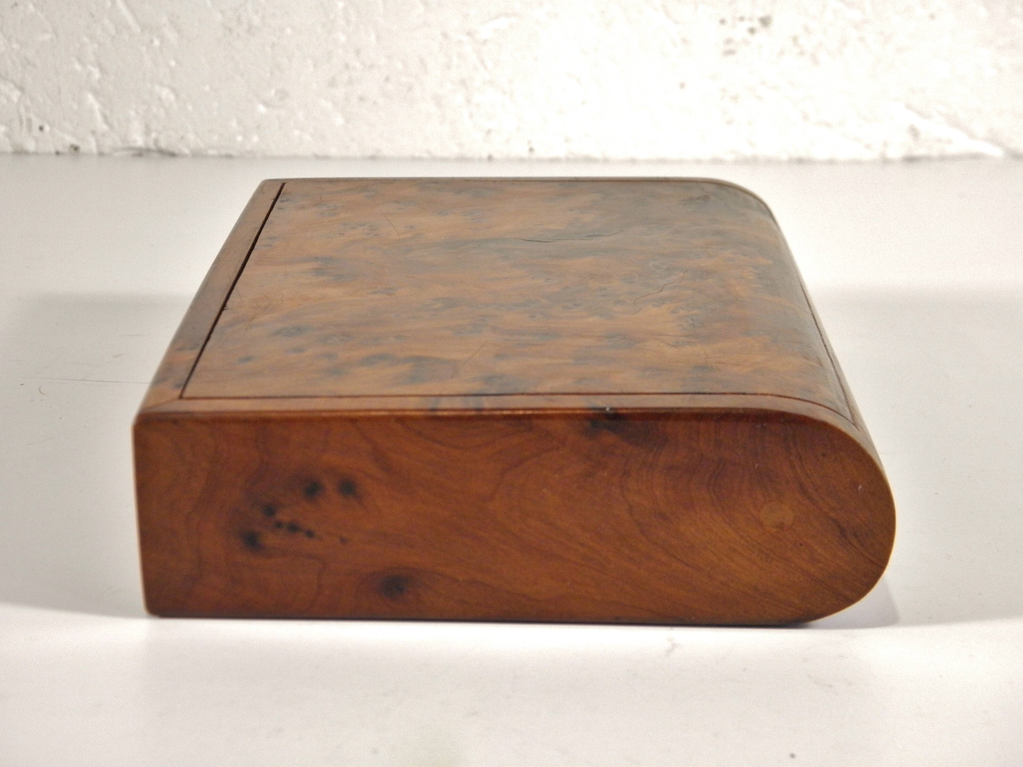 Cigarette box in thuya burl