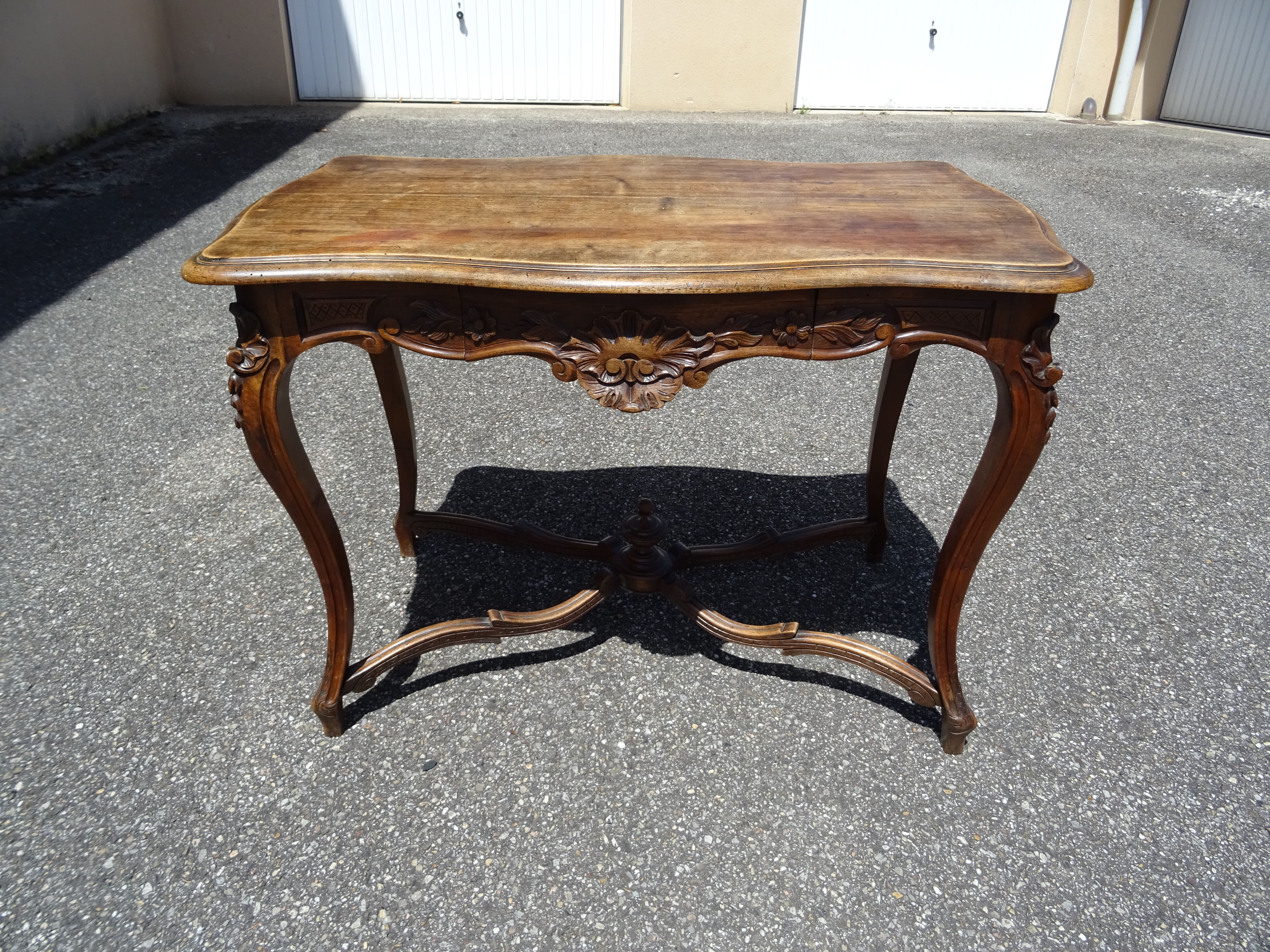 Desk writing table of middle Louis XV