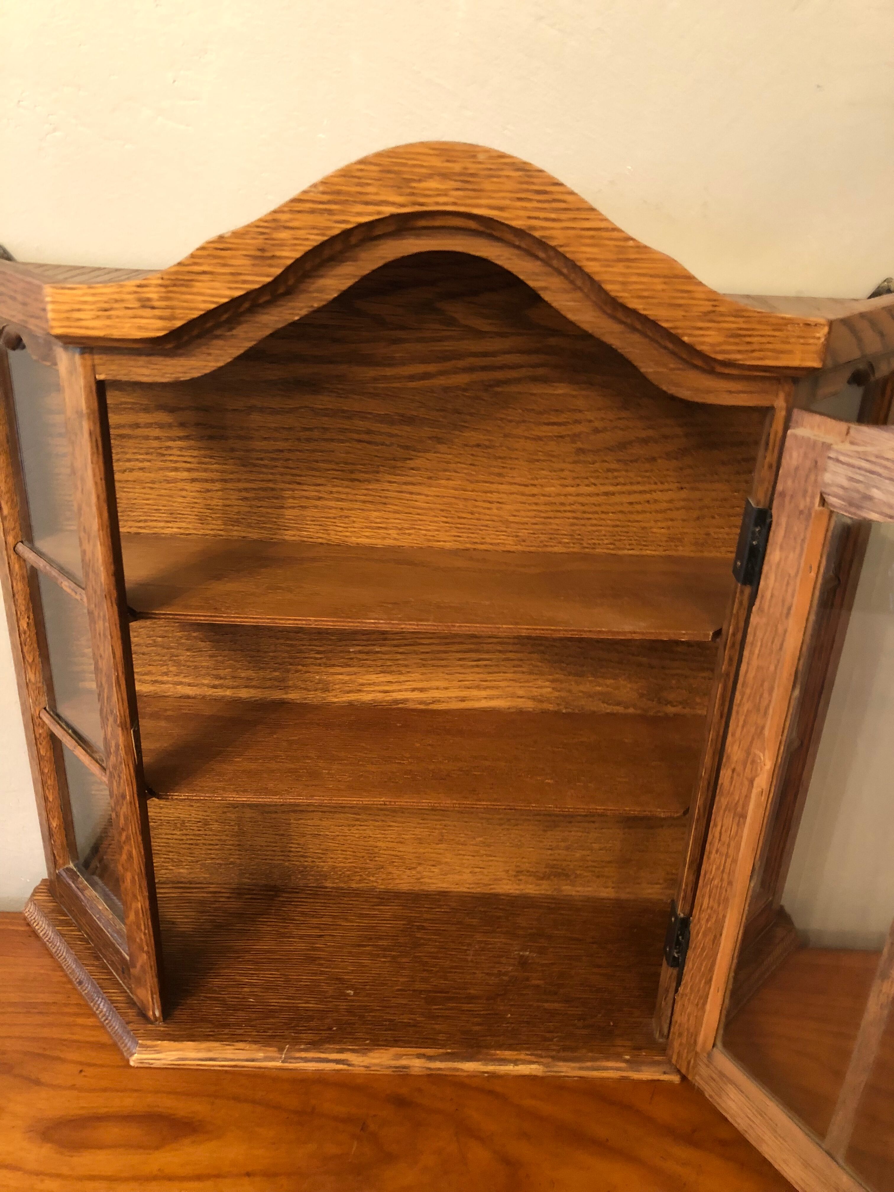 Display case to be installed or hung