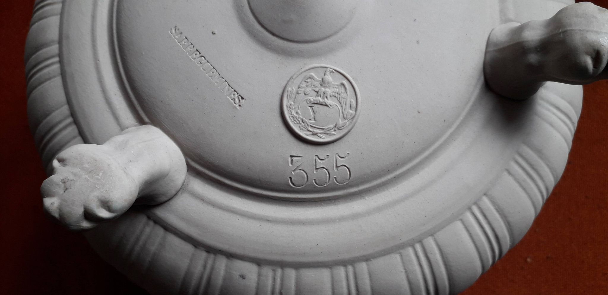 Very rare fine stoneware pot signed Sarreguemines from the end of the 19th century