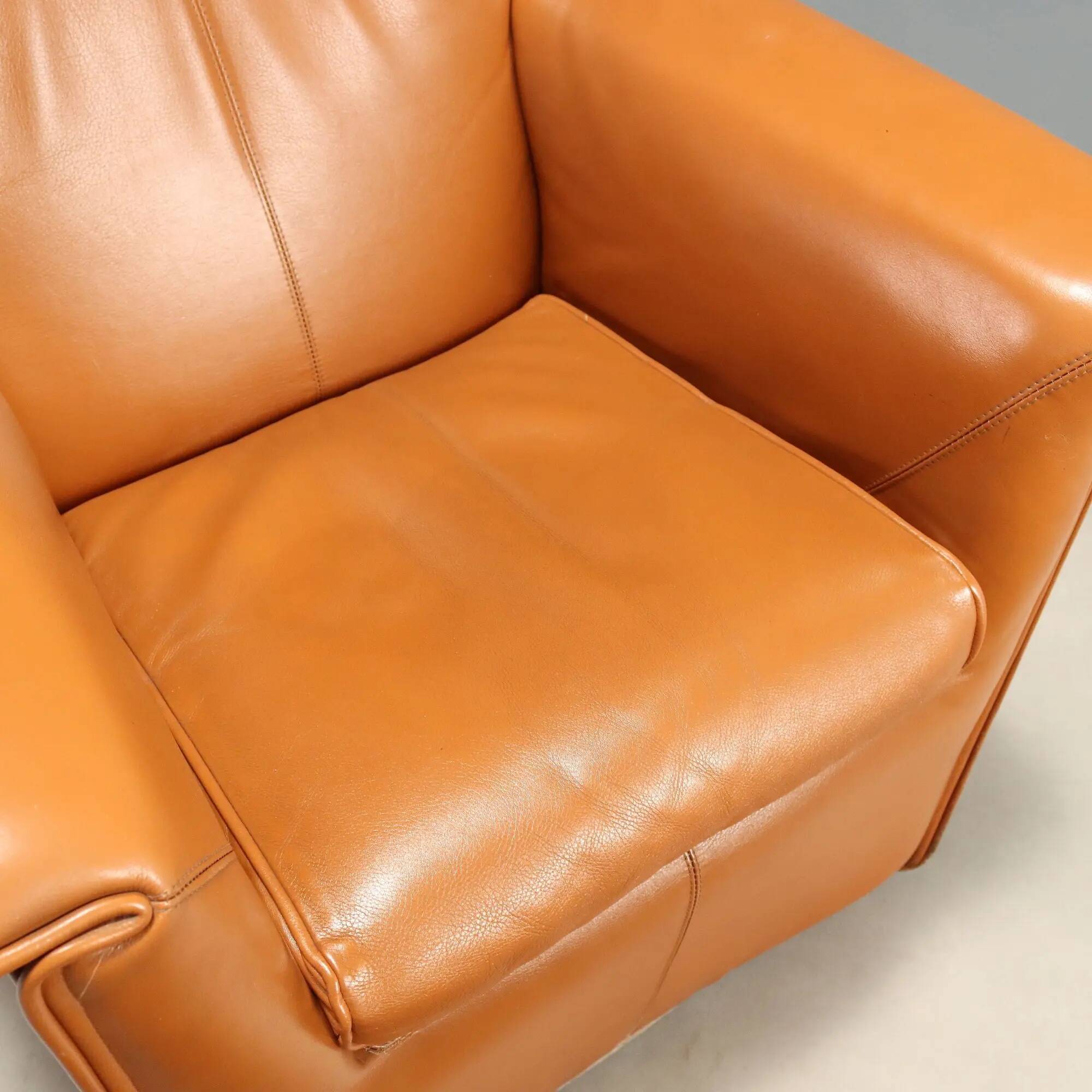 Laurianetta armchairs B&B Italia, vintage design by Afra & Tobia Scarpa, 1980s.