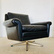 Vintage Danish mid-century leather lounge chair in black leather by G. Thams 1975