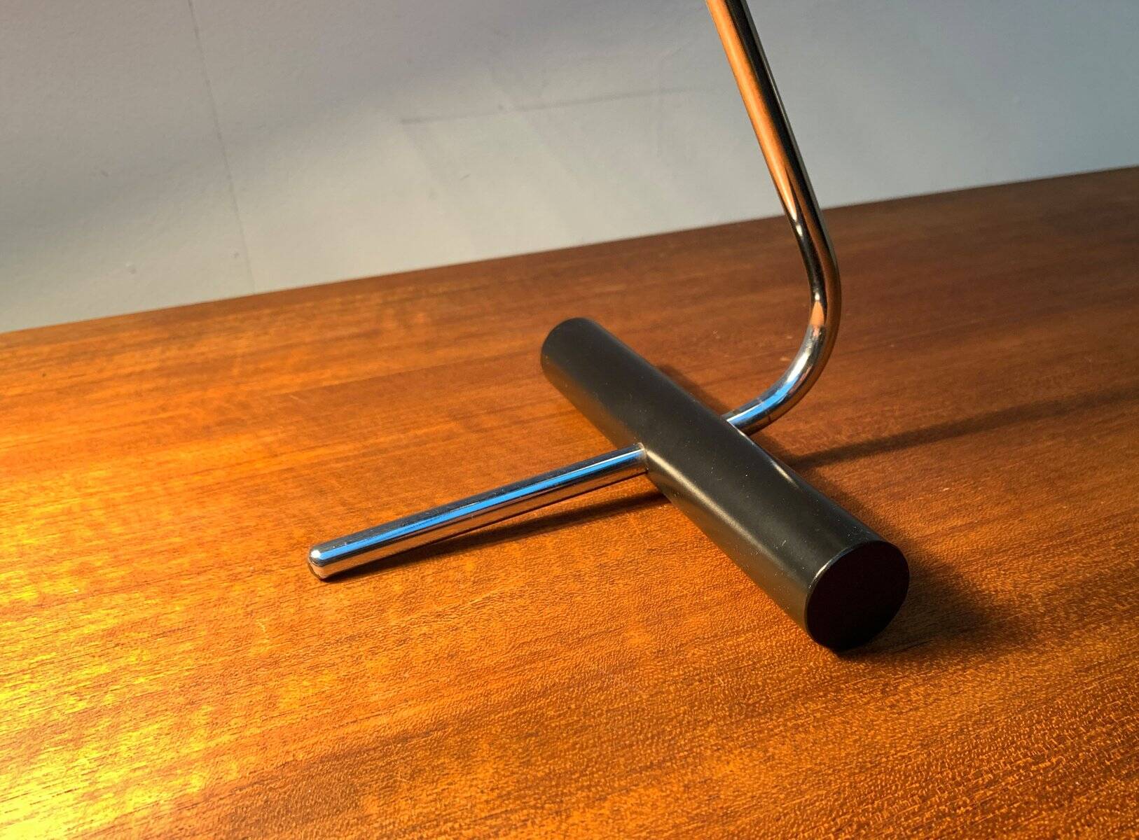Lampe de table minimaliste italienne du milieu du siècle