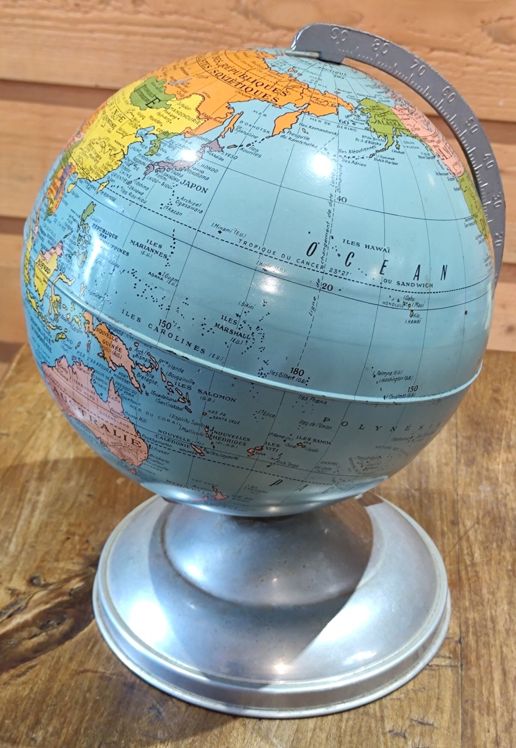 Vintage metal/Taride globe